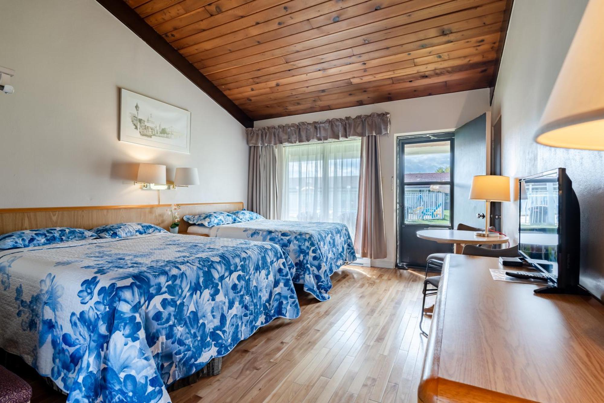 Hotel Motel Bonsoir Гранби Экстерьер фото