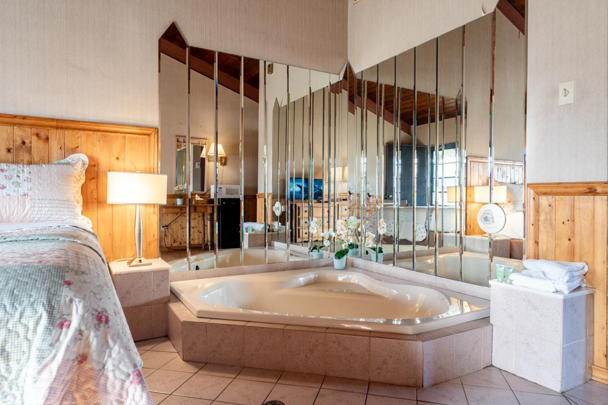 Hotel Motel Bonsoir Гранби Экстерьер фото