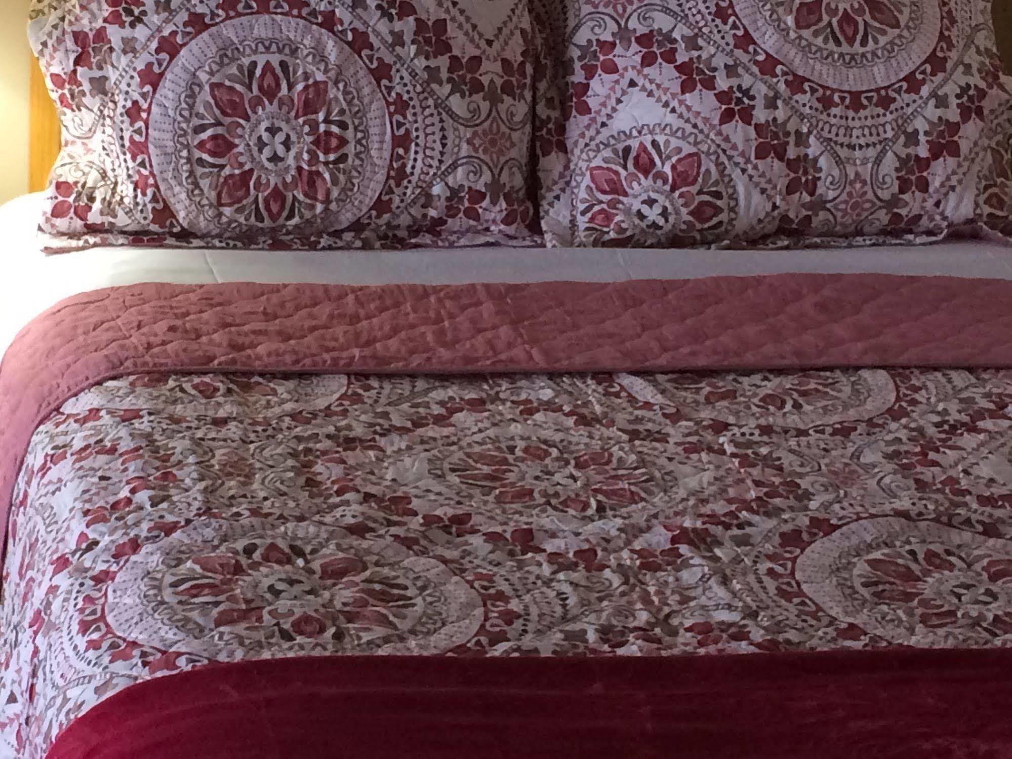 Hotel Motel Bonsoir Гранби Экстерьер фото